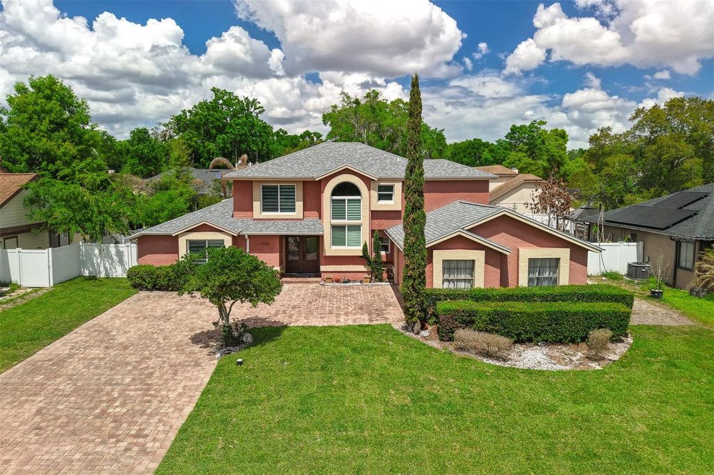 Image 43 of property listing at 7834 SNOWBERRY CIR, Orlando, FL 32819