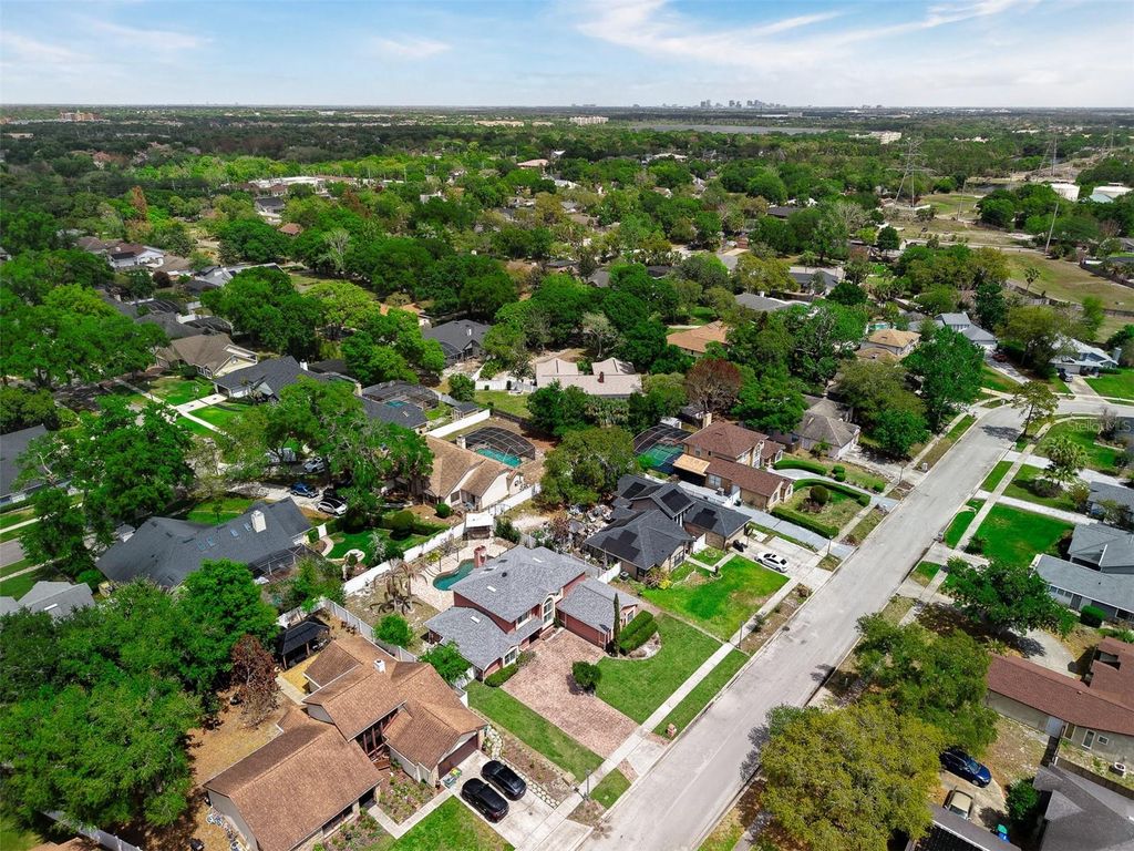 Image 47 of property listing at 7834 SNOWBERRY CIR, Orlando, FL 32819