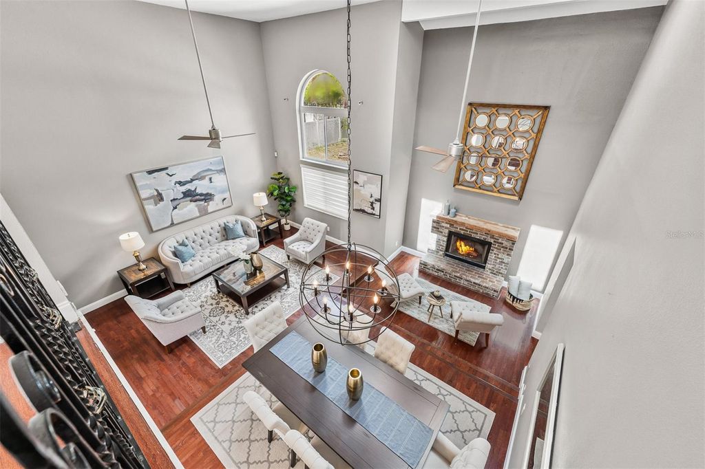 Image 10 of property listing at 7834 SNOWBERRY CIR, Orlando, FL 32819