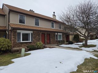 18 McIntosh Circle 18, Rocky Hill, CT 06067