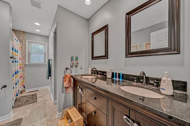 2738 Bobwhite DR, Roanoke, VA 24018