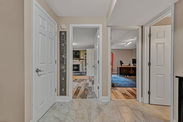 2738 Bobwhite DR, Roanoke, VA 24018