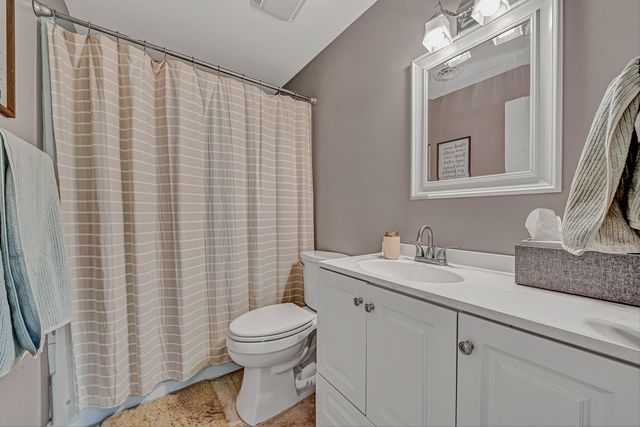 2738 Bobwhite DR, Roanoke, VA 24018