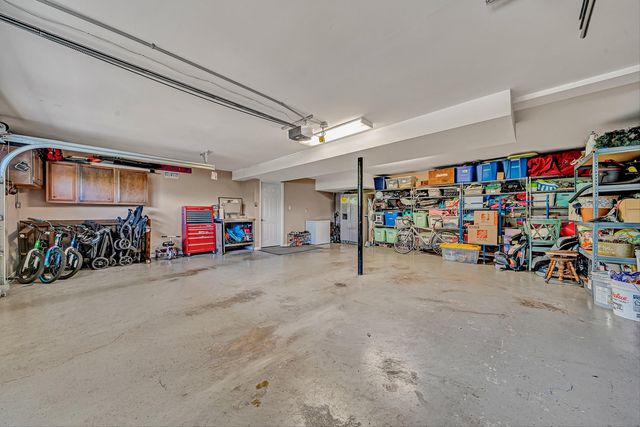 2738 Bobwhite DR, Roanoke, VA 24018