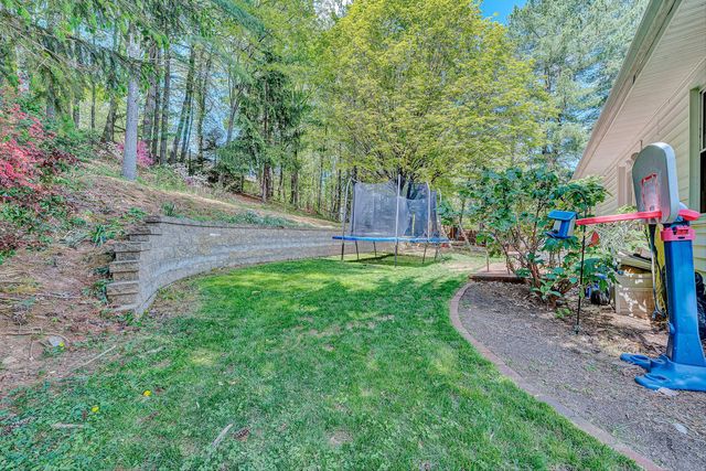 2738 Bobwhite DR, Roanoke, VA 24018