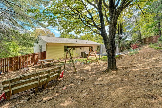 2738 Bobwhite DR, Roanoke, VA 24018