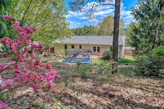 2738 Bobwhite DR, Roanoke, VA 24018