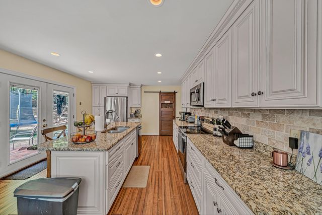 2738 Bobwhite DR, Roanoke, VA 24018