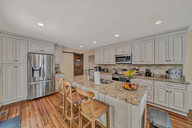 2738 Bobwhite DR, Roanoke, VA 24018