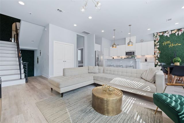 3365 Daphne Street, Houston, TX 77021