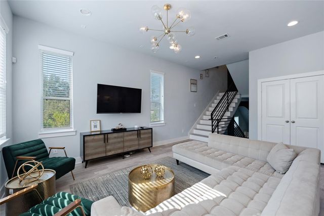 3365 Daphne Street, Houston, TX 77021