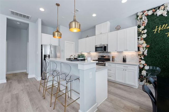 3365 Daphne Street, Houston, TX 77021