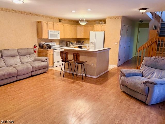 55 Sand Hill Rd, Jamesburg Boro, NJ 08831