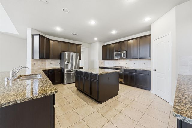 6118 Eaden Prairie Dr, Richmond, TX 77407