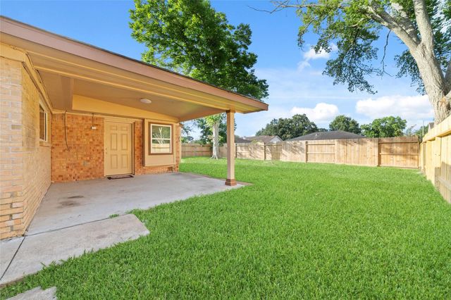 12207 Plumpoint Drive, Houston, TX 77099