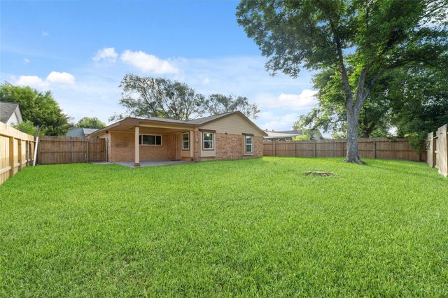 12207 Plumpoint Drive, Houston, TX 77099