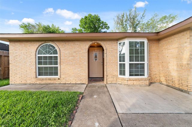 12207 Plumpoint Drive, Houston, TX 77099