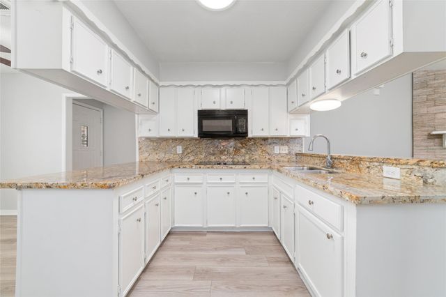 12207 Plumpoint Drive, Houston, TX 77099