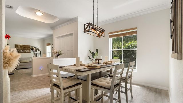 9463 Savannah Estates Dr, Lake Worth, FL 33467