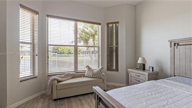 9463 Savannah Estates Dr, Lake Worth, FL 33467