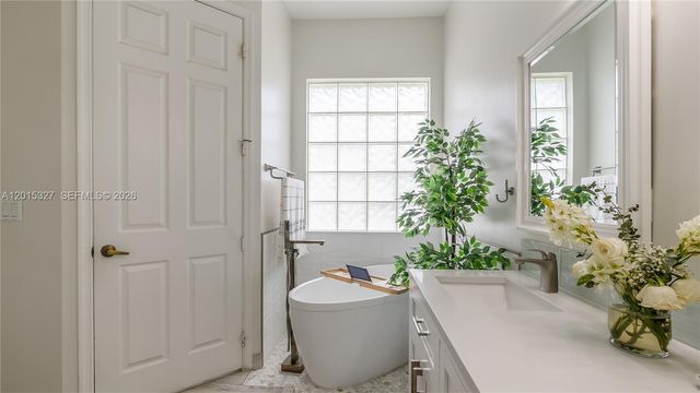 9463 Savannah Estates Dr, Lake Worth, FL 33467