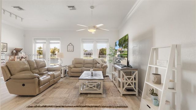 9463 Savannah Estates Dr, Lake Worth, FL 33467