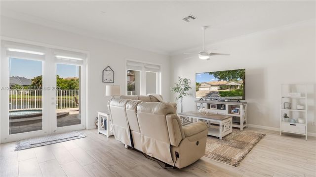 9463 Savannah Estates Dr, Lake Worth, FL 33467