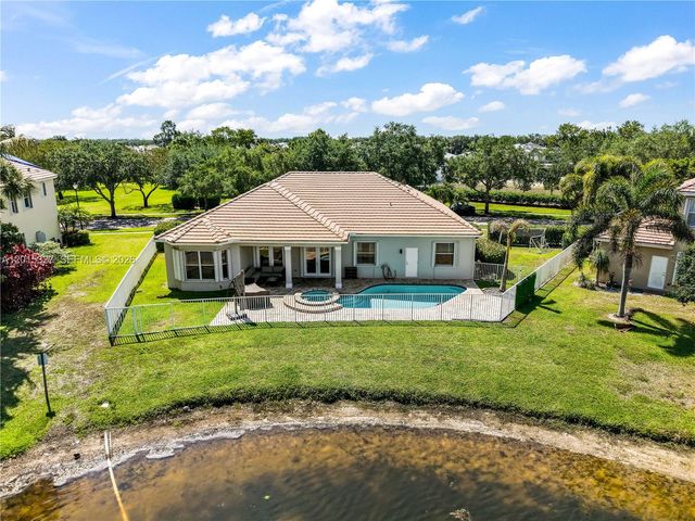 9463 Savannah Estates Dr, Lake Worth, FL 33467