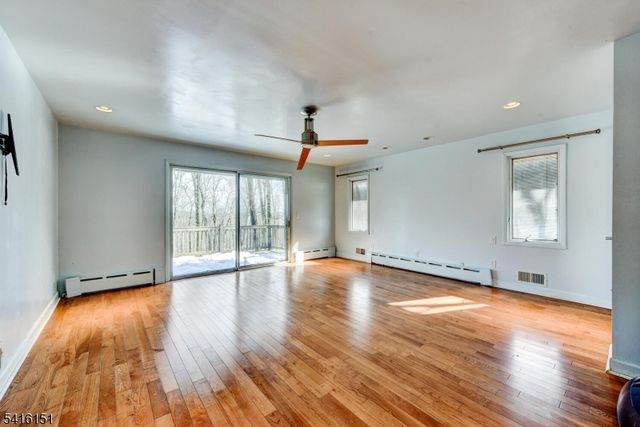 737 Ridge Rd, Kinnelon Boro, NJ 07405