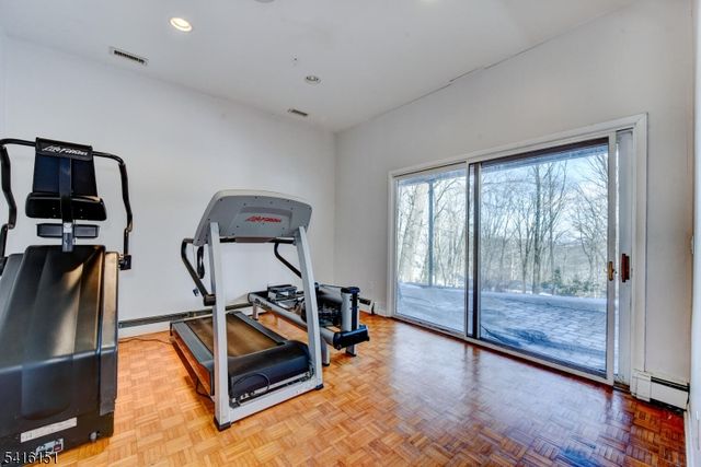 737 Ridge Rd, Kinnelon Boro, NJ 07405