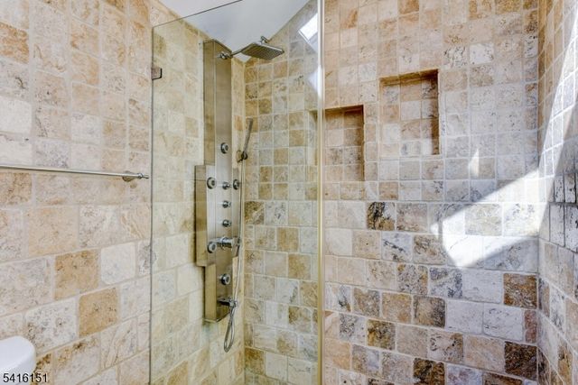 737 Ridge Rd, Kinnelon Boro, NJ 07405