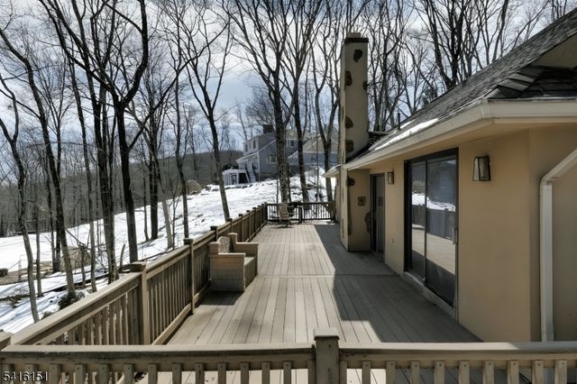 737 Ridge Rd, Kinnelon Boro, NJ 07405