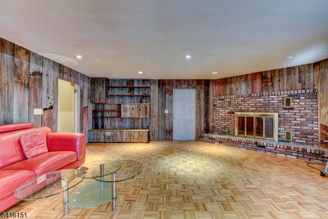 737 Ridge Rd, Kinnelon Boro, NJ 07405