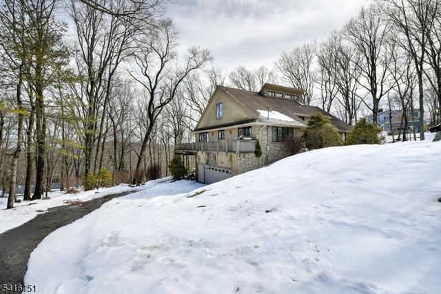 737 Ridge Rd, Kinnelon Boro, NJ 07405