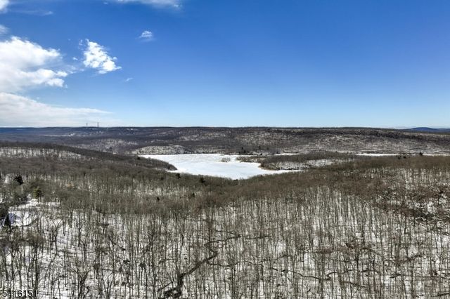 737 Ridge Rd, Kinnelon Boro, NJ 07405