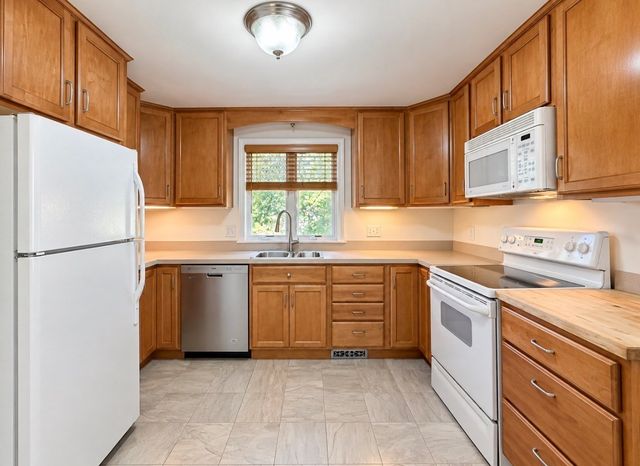6 North Lane, Monson, MA 01057