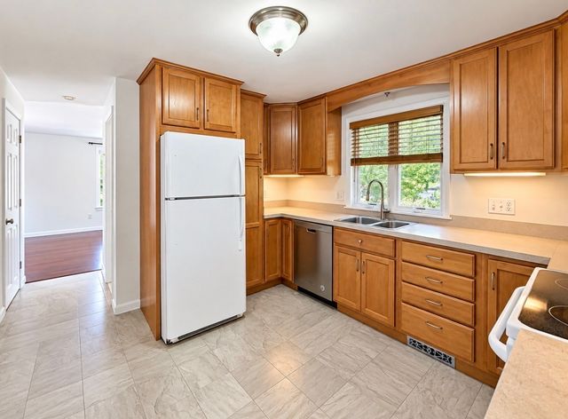 6 North Lane, Monson, MA 01057