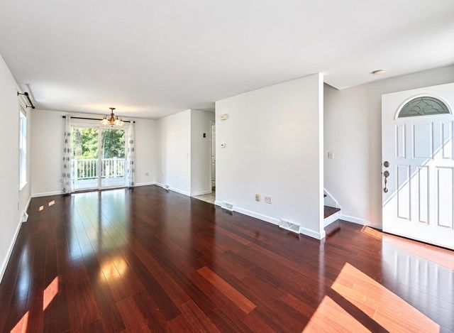 6 North Lane, Monson, MA 01057