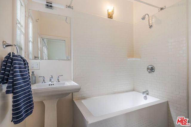 361 S Doheny Drive, Beverly Hills, CA 90211