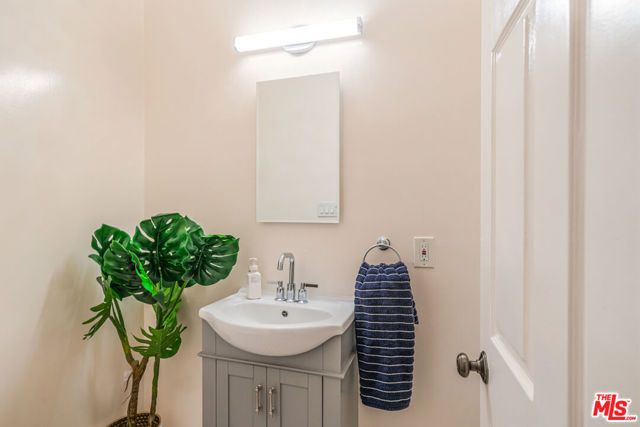 361 S Doheny Drive, Beverly Hills, CA 90211