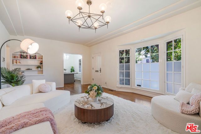 361 S Doheny Drive, Beverly Hills, CA 90211