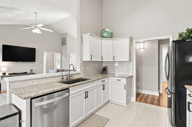 102 Grasmere Court, Leland, NC 28451