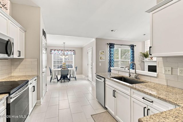 102 Grasmere Court, Leland, NC 28451