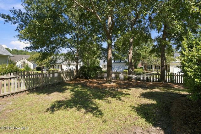 102 Grasmere Court, Leland, NC 28451