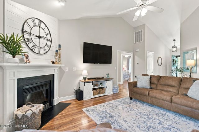 102 Grasmere Court, Leland, NC 28451