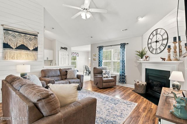 102 Grasmere Court, Leland, NC 28451