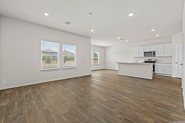 182 Western Gull Dr, San Antonio, TX 78253