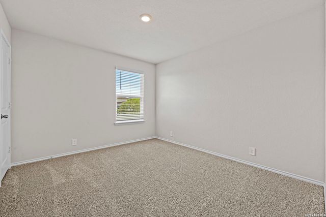 182 Western Gull Dr, San Antonio, TX 78253