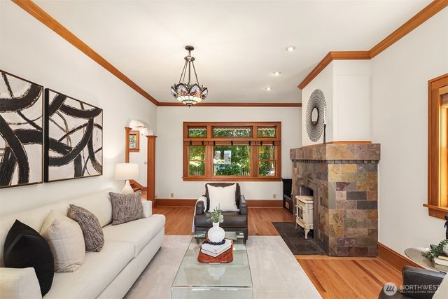 1411 10th Avenue W, Seattle, WA 98119