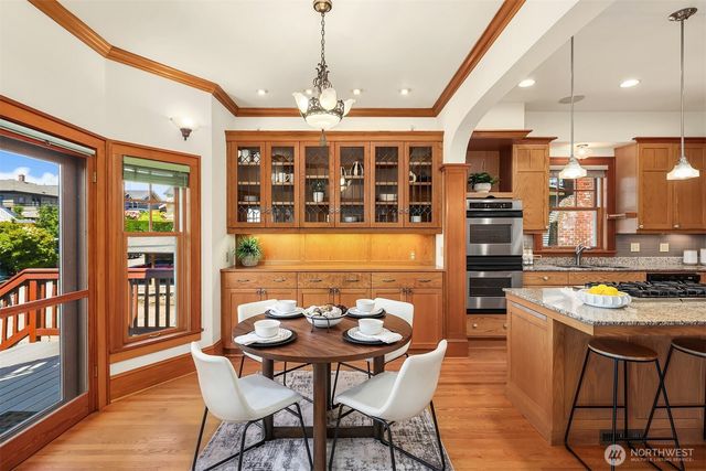 1411 10th Avenue W, Seattle, WA 98119